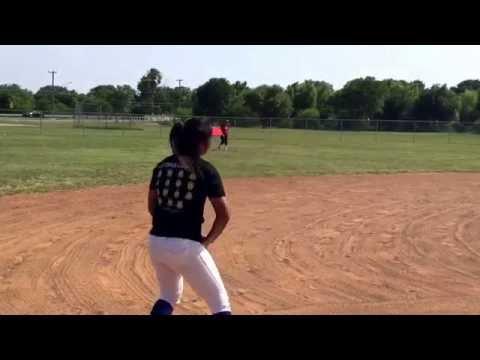 Video of 2017 Destiny De Leon, OF 